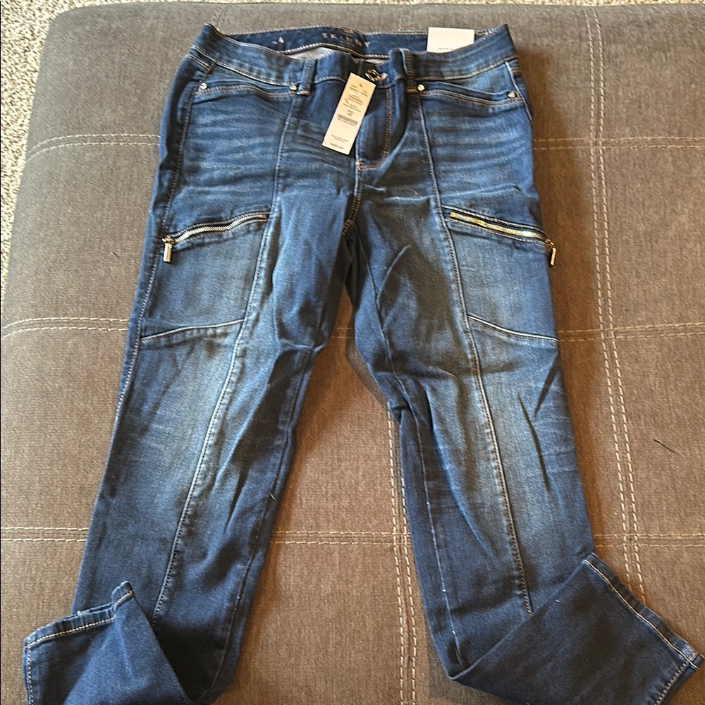 Women’s White House Black Market Skinny ankle length Blue Jeans